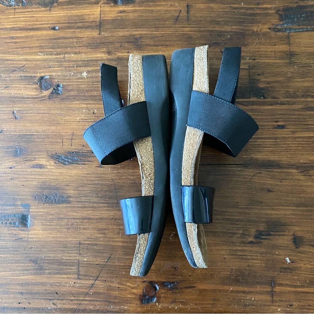 Munro‎ elastic double strap black sandal w/ Birkenstock footbed size 9 - Picture 5 of 14